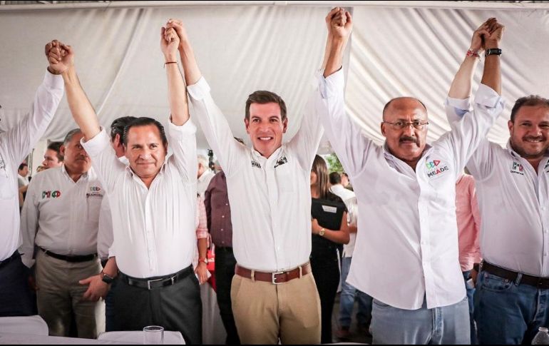 Juárez acompañó a Miguel Castro en un evento llevado a cabo en las instalaciones del PRI en Jalisco. TWITTER / @micasrey
