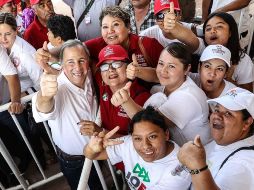 José Antonio Meade Kuribreña encabeza un mitin en la explanada de la Unión Regional de Ganaderos,  en Chihuahua. SUN/G. Espinosa