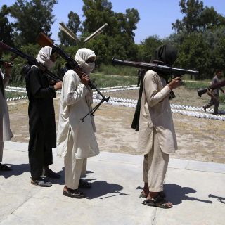 Afganistán anuncia un alto al fuego temporal con los talibanes