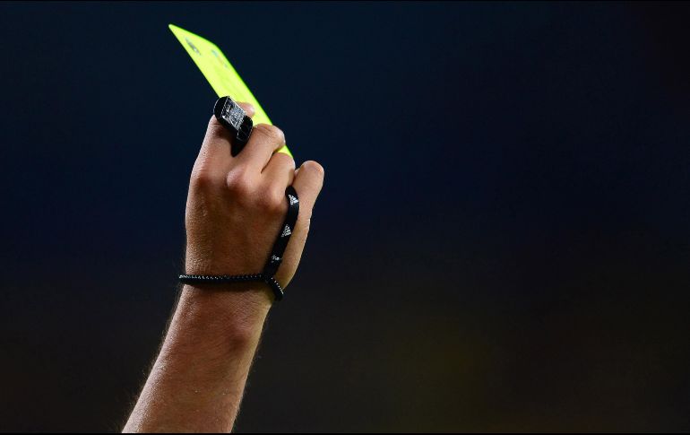 Los ministros señalaron que los árbitros, a diferencia de los jugadores de futbol, reciben sus pagos por honorarios a cambio de la prestación del servicio profesional que desempeñan mismo que no es subordinado a la FMF. MEXSPORT / ARCHIVO