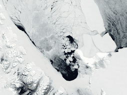 La NASA explica que la fusión y ruptura no serían sorprendentes, dado el largo recorrido del iceberg y su ubicación al norte. ESPECIAL / Antartic Report