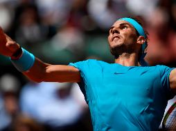 Nadal no mostró piedad alguna ante el rival, al cual dominó de principio a fin en los siguientes tres sets que se disputaron este día, luego de que el partido fuera pospuesto ayer. AFP / E. Freferberg