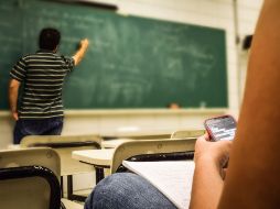 Los estudiantes de primaria no podrán utilizar teléfonos celulares ni en las clases ni en todo el recinto escolar para evitar que se desconcentren.  EL INFORMADOR / ARCHIVO