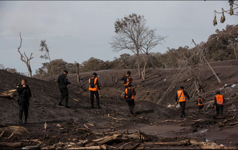 Los directores de la Coordinadora Nacional de Reducción de Desastres y el Instituto Nacional de Sismología declaran que hubo falta de información para realizar prontas evacuaciones. AP / R. Abd