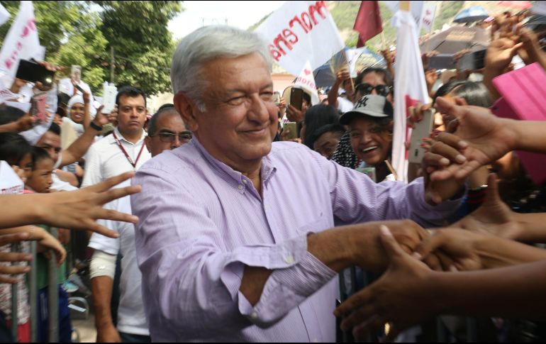 López Obrador se reunió con policiás comunitaria y fuerzas estatales de seguridad en Tierra Caliente. NTX / ESPECIAL