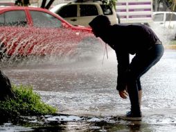 Recomiendan extremar precauciones a la población en general por lluvias, viento y oleaje. EL INFORMADOR / ARCHIVO