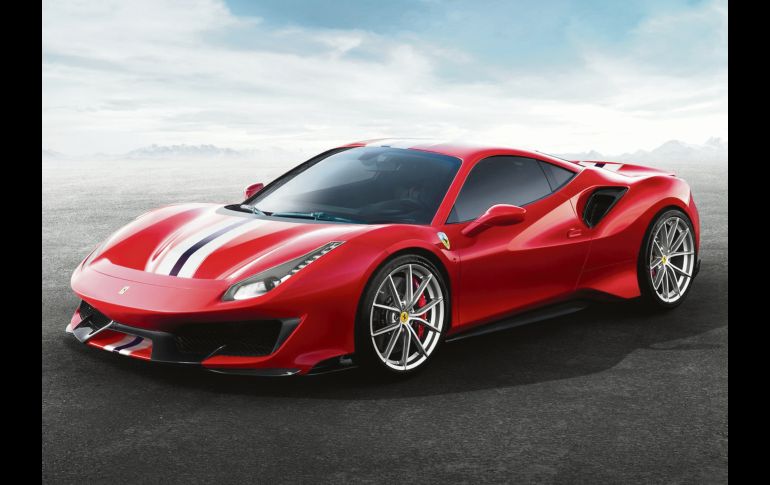 El Ferrari V8, con su máquina de doble turbocompresor, sigue cosechando galardones.