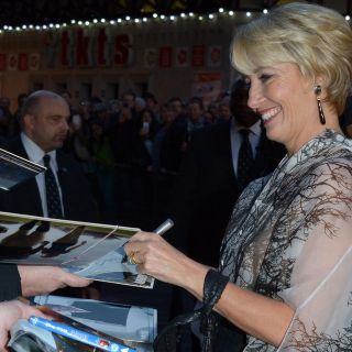 Emma Thompson y Mary Beard, condecoradas por Isabel II