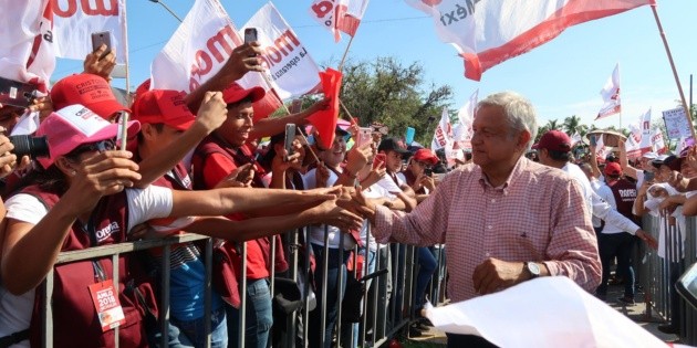 AMLO le responde a Fox; le dice mercenario