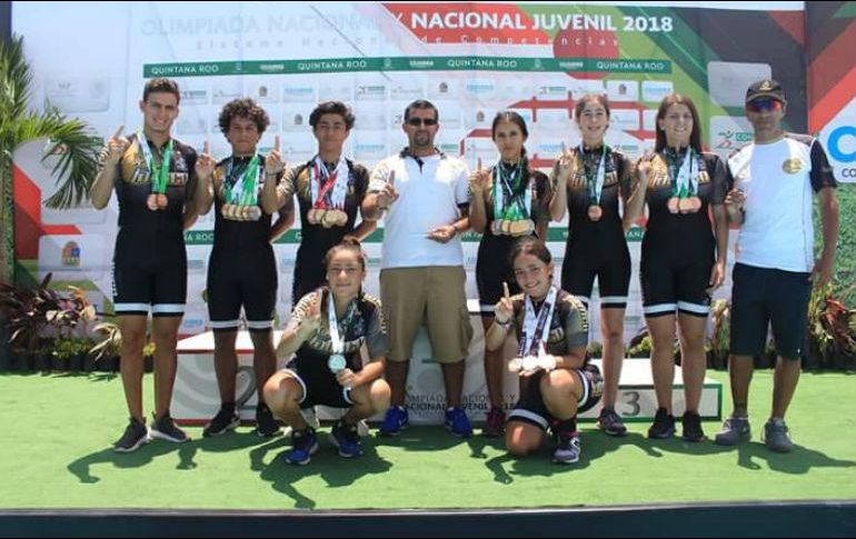 Uno de los patinadores más destacados fue Santiago López, quien logró conseguir cuatro medallas de oro y una de plata. TWITTER / @codejalisco