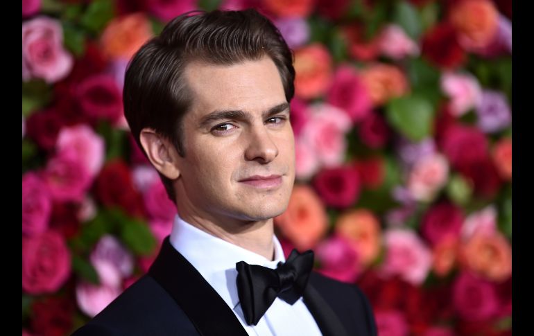 El actor Andrew Garfield llega a la ceremonia de los Premios Tony en Radio City Music Hall de Nueva York. AP/E. Agostini