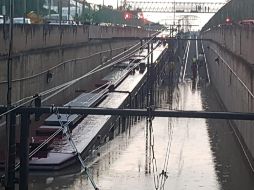 En el paso a desnivel entre las estaciones Atemajac y Dermatológico el Tren Ligero quedó inundado. ESPECIAL