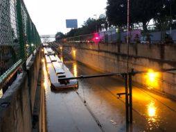 La acumulación excesiva de agua ocasionó un desperfecto en la parte mecánica que trae por debajo el tren. Cortesía / UEPCJB