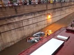 Héroes ciudadanos rescataron a pasajeros del Tren Ligero inundado