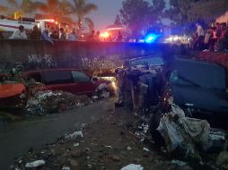 En la colonia La Martinica, la corriente arrastró al menos 12 vehículos.  EL INFORMADOR / G. Gallo