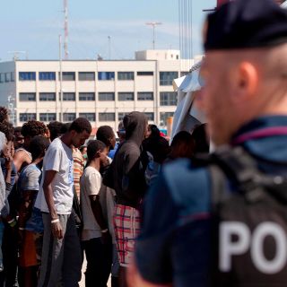 Italia se niega a aceptar refugiados