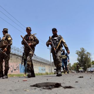Ataque suicida contra ministerio en Kabul deja 12 muertos