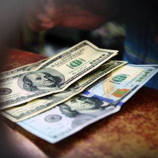 Dólar inicia la semana en 20.79 pesos a la venta, ante incertidumbre de TLCAN