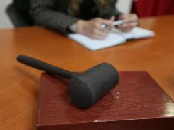 En consecuencia, el juez ordenó remitir copia de las constancias en las que justifique el citatorio emitido contra los quejosos en las que deberá cuidar el sigilo de la investigación que realiza. FACEBOOK / @PGR