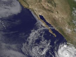 El huracán ocasiona rachas de viento de 60 a 80 kilómetros por hora y oleaje elevado de tres a cinco metros de altura en las costas de Michoacán, Colima y Jalisco. AFP/NASA