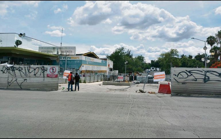 Sanción. El Ayuntamiento de Guadalajara clausuró ayer las obras de la Estación La Normal de la Línea 3, luego de las afectaciones a vecinos de Alcalde Barranquitas. ESPECIAL
