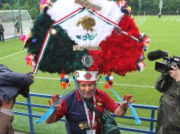 El folclor de los aficionados mexicanos ya se hizo presente desde el primer entrenamiento de la Selección mexicana en Moscú, como preparación a su primer compromiso del Mundial ante Alemania. NTX /J. Arciga