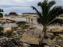 El SMN informó esta mañana que el huracán se localizó a 365 kilómetros al oeste-suroeste de Playa Perula, Jalisco y a 545 kilómetros al sur-sureste de Cabo San Lucas. EFE / D. Guzmán