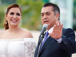 La periodista precisó que estaba prohibido revisar el teléfono durante el Debate Presidencial. NTX/ J. Pazos