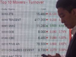 Las acciones de ZTE caen 10%, el máximo permitido antes de que el mercado suspenda automáticamente las operaciones. AFP / P. Fong