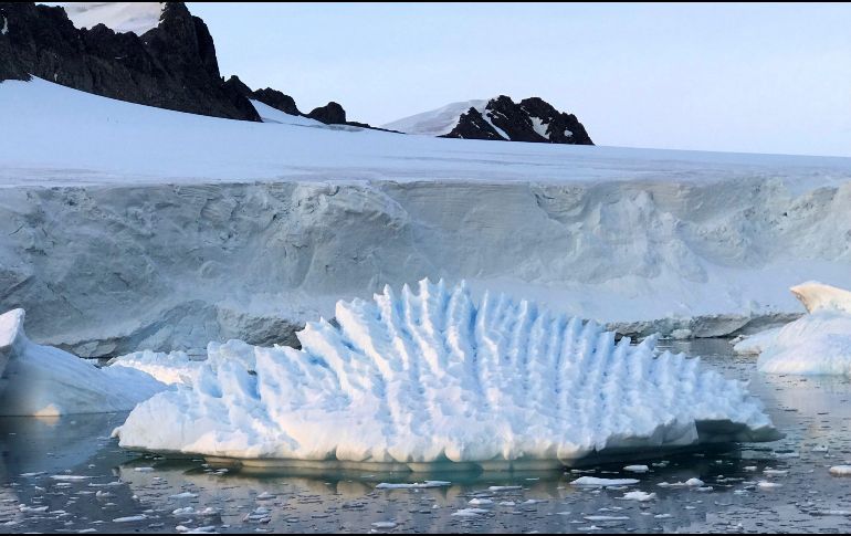 Parte de la Antártida occidental, donde se produjo la mayor parte del derretimiento, “está en estado calamitoso”. EFE / I. Joughin