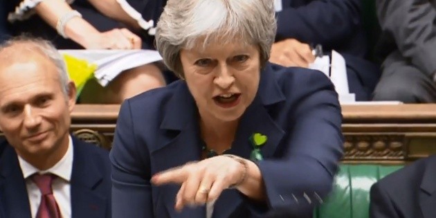 May sobrevive a otro voto crucial para el Brexit; aumenta presi&oacute;n de su partido