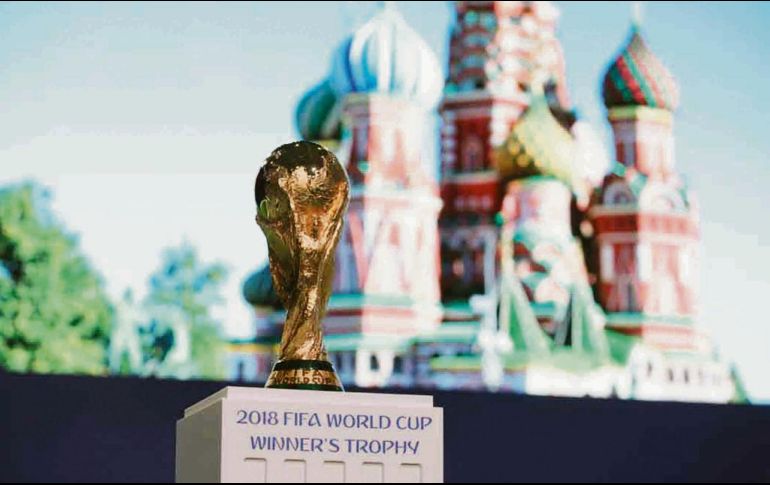 Llegar a levantar el trofeo de la Copa Mundial de la FIFA el próximo 15 de julio será el objetivo de las 32 Selecciones que hoy ponen en marcha la edición número 21 del Mundial de futbol en tierras rusas. SUN