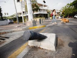 Avenida La Paz. En esta avenida también es notoria la instalación de bolardos, aunque muchos lucen derribados. EL INFORMADOR/F. Atilano