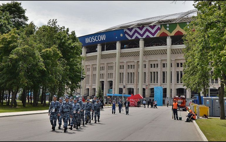 El partido inaugural de la vigésimo primera copa del Mundo ya ha movilizado a más de tres mil agentes tanto de la policía rusa como de seguridad privada. EFE / P. Powell