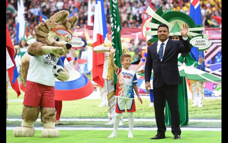 El ex astro brasileño Ronaldo, también estuvo presente en Moscú. AFP / P. Stollarz