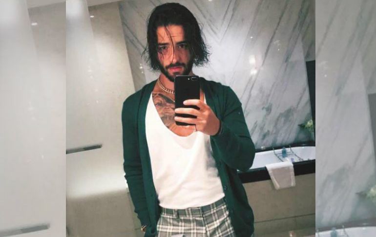 Los internautas mexicanos bromean con que Maluma parecía estudiante del Conalep o enfermera del IMSS. INSTAGRAM / Maluma