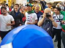 Ni la mayoría peruana, ni lo ruidoso de los argentinos, han podido opacar a la afición tricolor, que con indumentaria, cantos populares y bailes animan la fiesta de los rusos. EL INFORMADOR / G. Tamayo