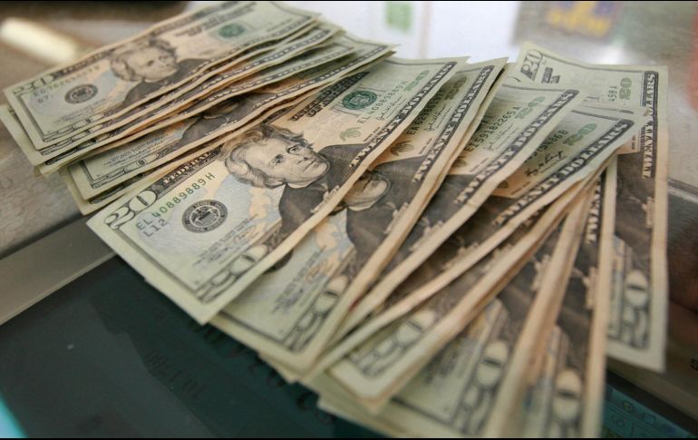 El dólar se vendió 15 centavos más barato comparado con el día anterior. EL INFORMADOR / ARCHIVO