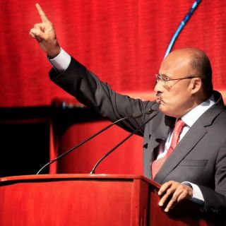 René Juárez pide no dar el "voto útil a un inútil"