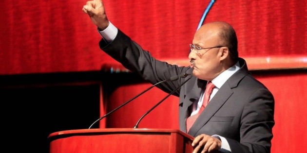 Ren&eacute; Ju&aacute;rez pide no dar el "voto &uacute;til a un in&uacute;til"