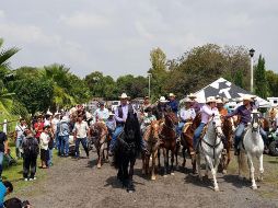 Cabe destacar que el corcel es un frisón holandés, raza proveniente de la región de Frisia en Los Países Bajos. TWITTER/ @JaimeRdzNL