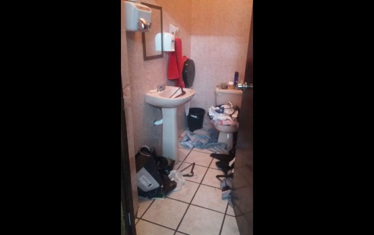 El sujeto detenido presuntamente actuaba bajo el efecto de una droga. ESPECIAL /