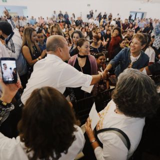 Alfaro pide apoyo a maestros