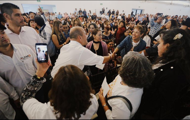 El candidato por la gubernatura busca lograr una refundación educativa en el Estado. FACEBOOK / Enrique Alfaro Ramírez