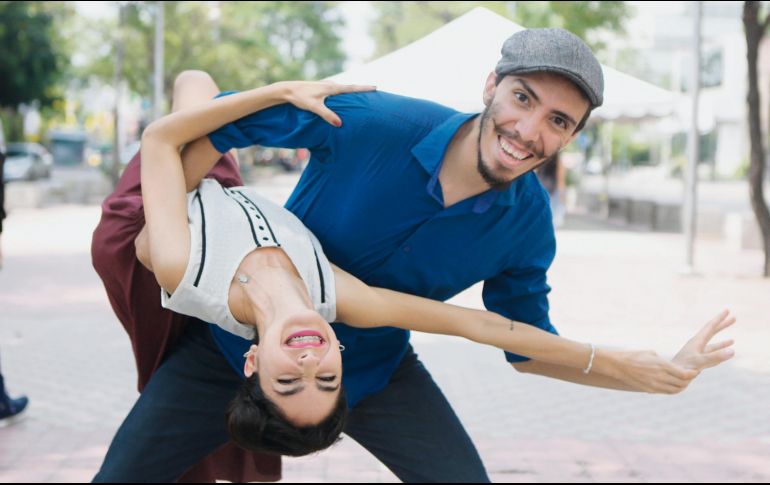 Fabiola Rocha y Enrique García se han sentido atraidos por el swing y encontraron el espacio perfecto para enseñarlo.
