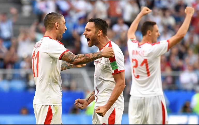 Kolarov celebra único gol del partido. AFP / E. Dunand