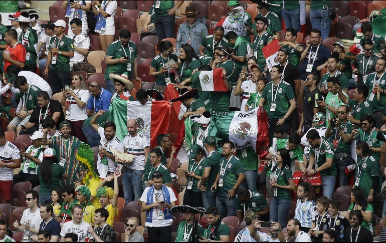 Al minuto 24, la afición mexicana profirió el grito que la ha hecho famosa. MEXSPORT/J.G. Martino