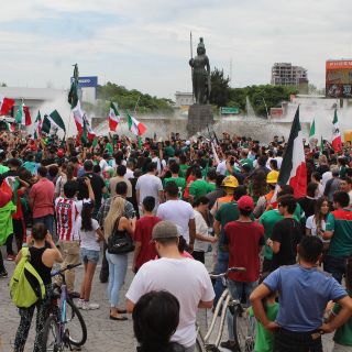 La afición tapatía festeja de visitante