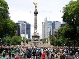 Desde la avenida de los Insurgentes y Paseo de la Reforma se podía observar el éxodo que miles de aficionados al futbol. NTX / G. Granados