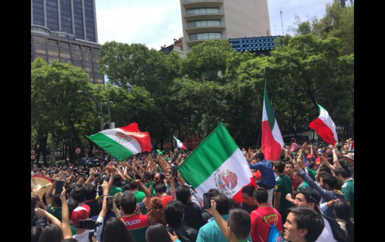 Tras el triunfo, personas se concentraron en el Ángel de la Independencia de la capital mexicana. TWITTER@SSP_CDMX